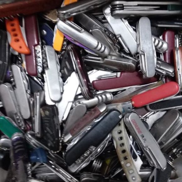 Lot of EDC Knives, Junk Drawer Knives, Multi-Tools, Corkscrews $16 per Pound - Picture 5 of 6